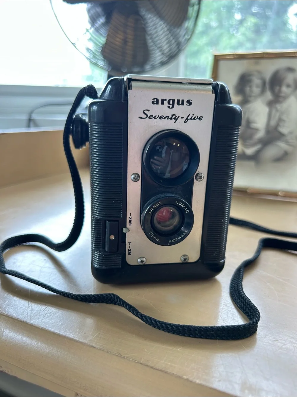 Argus Seventy-Five Twin Lens Camera – Black and Silver
